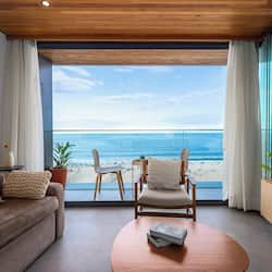 Exclusive Apartment, 2 Bedrooms, Beach View | Living room