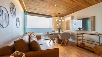 Design Apartment, 2 Bedrooms, Ocean View | Living area