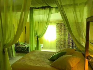 4 bedrooms, iron/ironing board, travel crib, free WiFi - Villa de Reve Avec Jardin, Piscine et Option Spa (Uzès)
