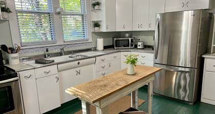 Cottage on Kirkwood: Downtown Charm +Lotus Special
