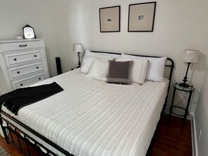 2 bedrooms, iron/ironing board, free WiFi, bed sheets