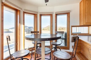 Dining - Homestead Cabin/House
15-20 minutes North of St.George by Snow Canyon State Park (Dammeron Valley)