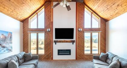 Homestead Cabin/House
15-20 minutes North of St.George by Snow Canyon State Park