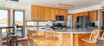Homestead Cabin/House
15-20 minutes North of St.George by Snow Canyon State Park