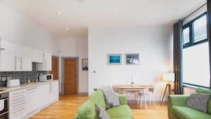 Basic Apartment | Living area - Stylish + Modern 1 Bedroom Property in Greenwich! (London)