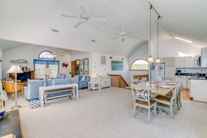 TV, DVD player, stereo - Oceanside home in Duck w/ hot tub & community pool! (Duck)