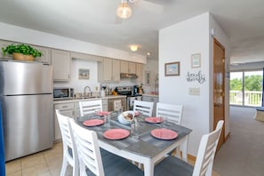 Fridge, microwave, oven, stovetop - Oceanside condo in Duck with community pool & 2 en suites by Sun Realty (Duck)