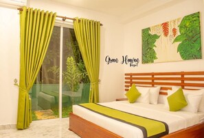 Deluxe tweepersoonskamer | Een bureau, een laptopwerkplek, geluiddichte muren, gratis wifi