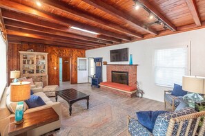 TV, DVD player - Oceanfront home in South Nags Head w/ hot tub & amazing views! (South Nags Head)