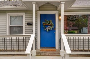 Exterior detail - Hidden Gem less than 5 minutes from Bass Pro/Wonders of Wildlife, MSU and Mercy (Springfield)