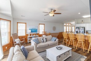 Smart-TV, peis, DVD-spiller og fotballspill