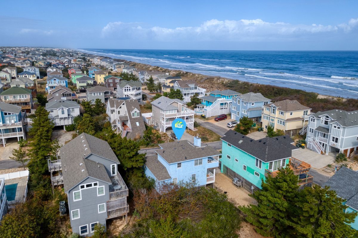 Pet-friendly oceanside Corolla home just 75 ft to the beach!