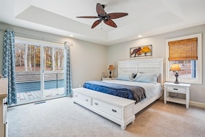 5 bedrooms, desk, iron/ironing board, travel cot