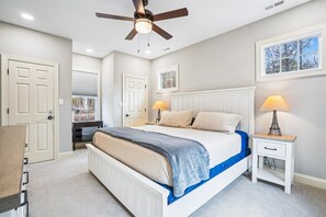 5 bedrooms, desk, iron/ironing board, travel cot