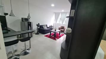Suite | Area soggiorno | Smart TV 32 pollici con canali satellitari