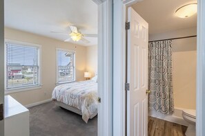 4 bedrooms, internet, bed sheets
