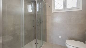 Een douche, een haardroger