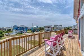 Property grounds - Sun Realty pet-friendly oceanside home in Nags Head w/ pool, hot tub, & rec room (Nags Head)