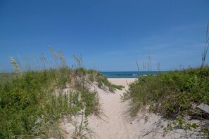 On the beach - Semi oceanfront home in Salvo w/ beach access just across the street! (Salvo)