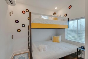 2 Schlafzimmer, Schreibtisch, Bügeleisen/Bügelbrett, WLAN
