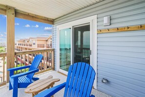 Property grounds - Oceanfront condo in KDH w/ panoramic views & a community pool! (Kill Devil Hills)