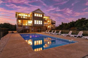 Pool - Beautiful oceanside Southern Shores home w/ large pool & hot tub! (Southern Shores)