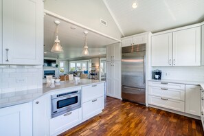 Fridge, microwave, oven, stovetop - Beautiful oceanside Southern Shores home w/ large pool & hot tub! (Southern Shores)