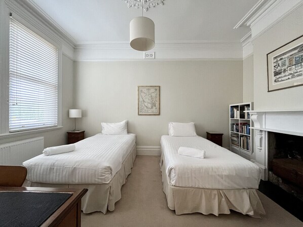 4 bedrooms, iron/ironing board, free WiFi, bed sheets