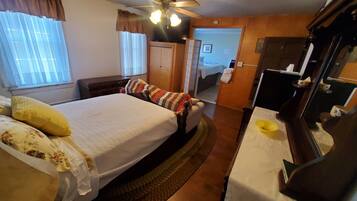Basic Room, 1 Queen Bed, City View | 1 bedroom, individually decorated, individually furnished, free WiFi