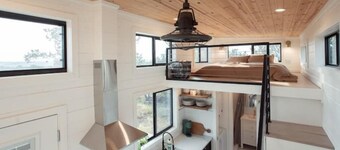 Charming Lookout Retreat – Perfect Tiny Home w/ Scenic Vistas