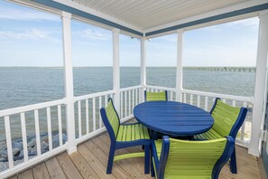Outdoor dining - Waterfront Bungalow on Chincoteague Bay (VA)! - Waterfront Bungalow with Two Bedrooms (Chincoteague)