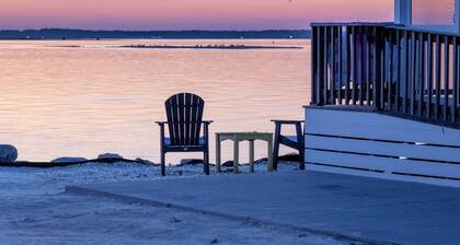 Waterfront Bungalow on Chincoteague Bay (VA)! - Waterfront Bungalow with Two Bedrooms