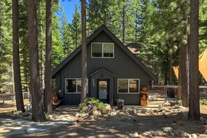 Exterior - Moose Haven- Family Favorite! Close to Ski Resorts (South Lake Tahoe)