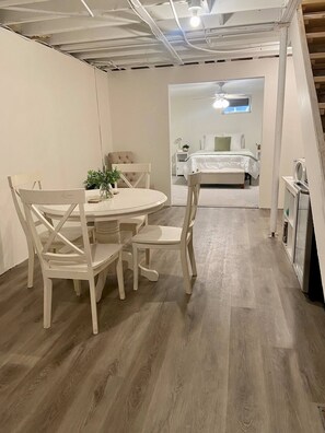 1 chambre, fer et planche à repasser, Wi-Fi, draps fournis