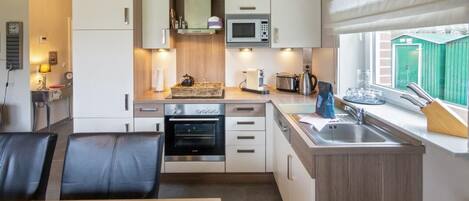 Køleskab, mikrobølgeovn, ovn, opvaskemaskine