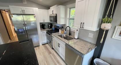 Cutest Bungalow in Carrollton