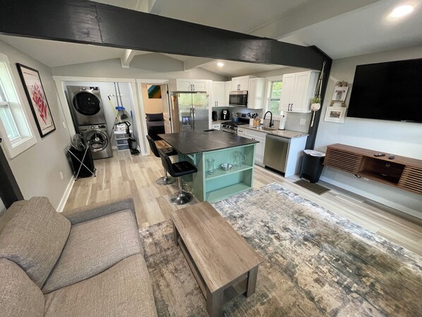 Smart TV - Cutest Bungalow in Carrollton (Carrollton)