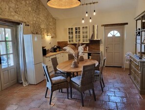 Private kitchen - Gite " Le Cottage" (Engayrac)