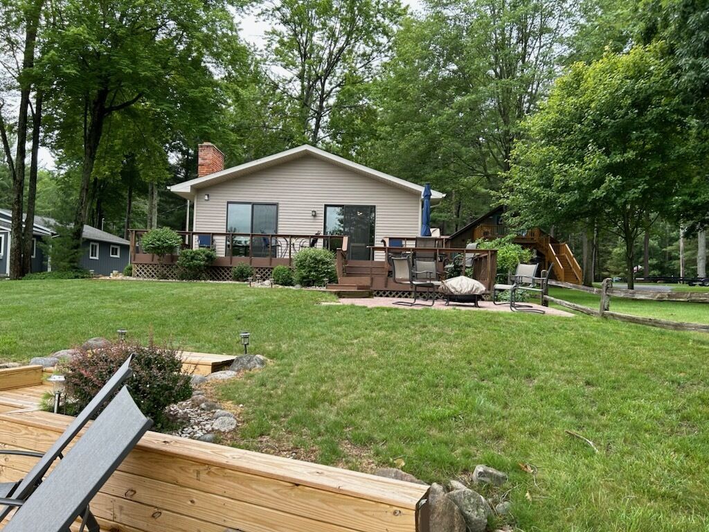 Updated lakefront house - Gladwin 