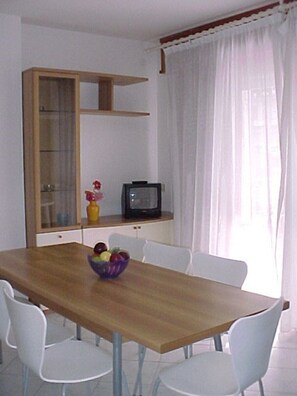 Dining - Wide Flat for 8 Guests in Lignano - Beahost (Lignano Sabbiadoro)