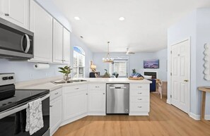 Fridge, microwave, oven, stovetop - Bethany Beach Getaway with Pool and Tennis (Frankford)