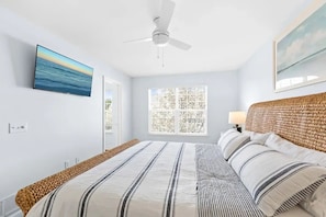 3 slaapkamers, een strijkplank/strijkijzer, reisbedje, gratis wifi