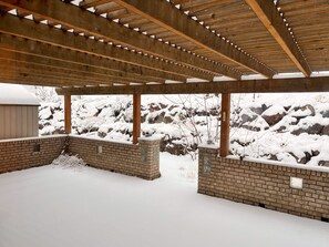 Property grounds - Lake View House In Peachland (Peachland)
