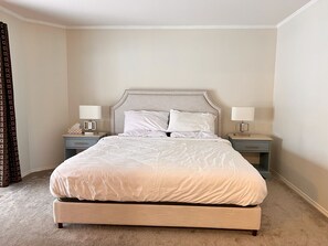 4 bedrooms, iron/ironing board, WiFi, bed sheets