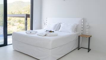 2 bedrooms, soundproofing, iron/ironing board, free WiFi