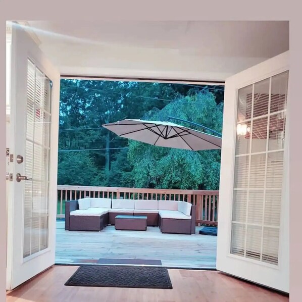 Terrace/patio - Pocono Mountains, Hidden-Gem, Hottub, GameRoom, Firepit, Min to all Attractions (Cresco)