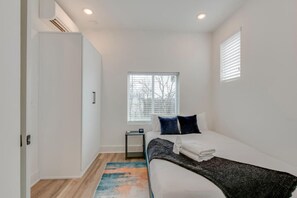 4 Schlafzimmer, Schreibtisch, Bügeleisen/Bügelbrett, WLAN