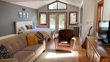 3 chambres, bureau, fer et planche Ă repasser, lit parapluie