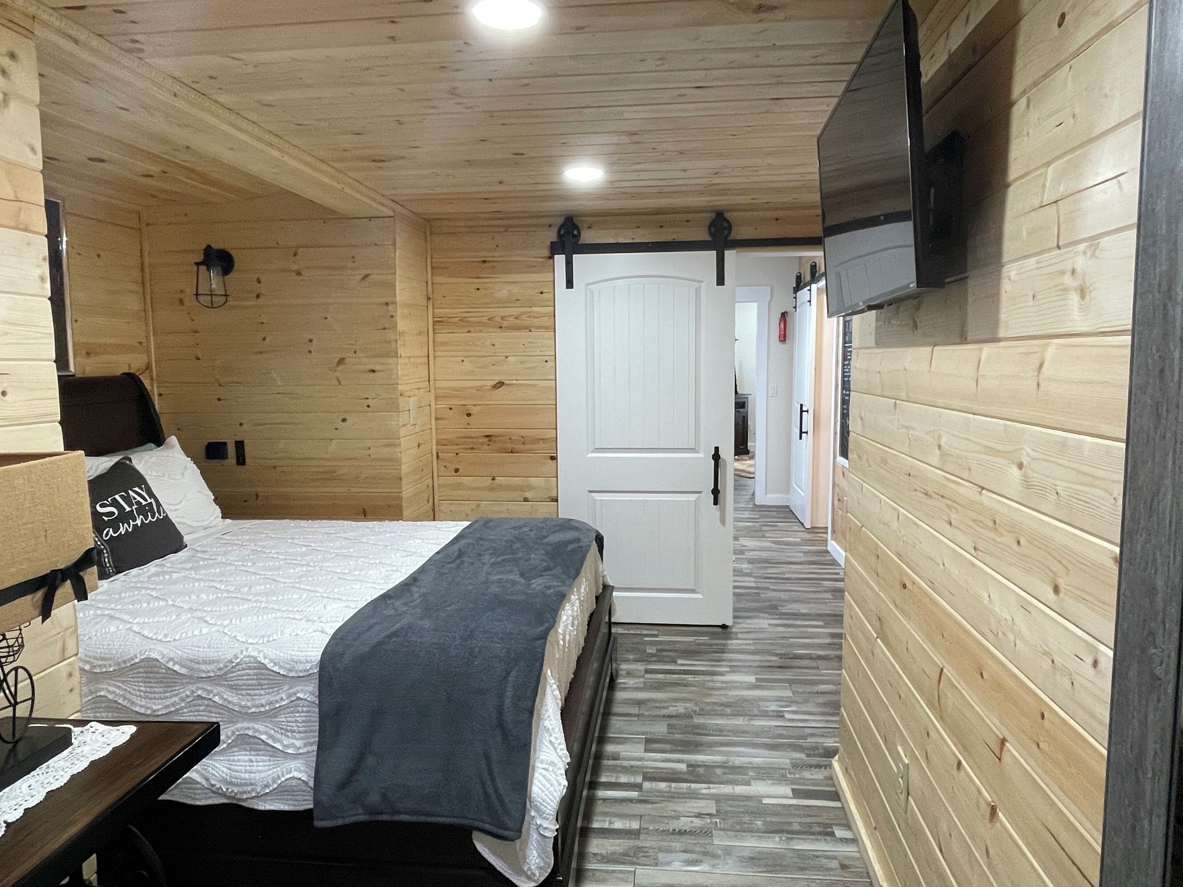 1 soverom, strykejern/-brett, wi-fi (inkludert) og sengetøy