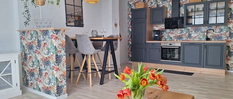 Frigorífic, forn, placa de cuina i rentaplats
